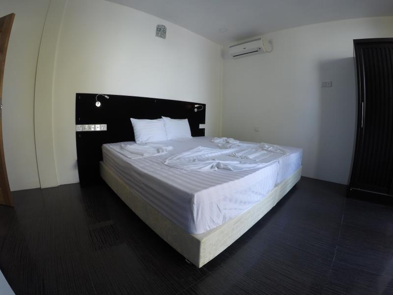 Seven Corals Hotel Maafushi Buitenkant foto